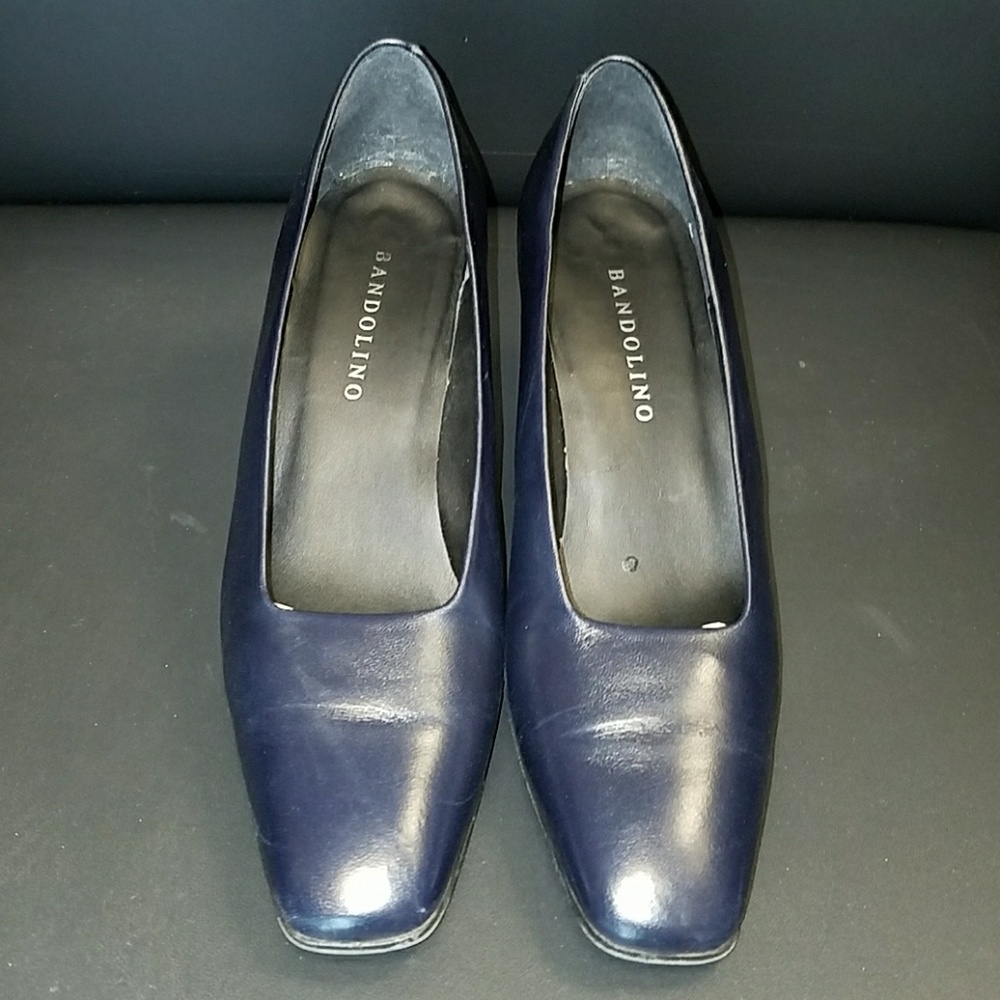 Bandolino navy pumps 9N